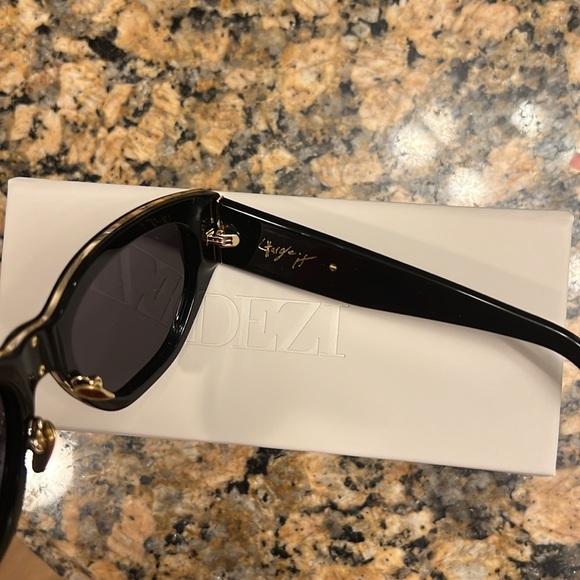 DEZI Charge It Sunglasses in Black-Dark Smoke - Picture 8 of 8